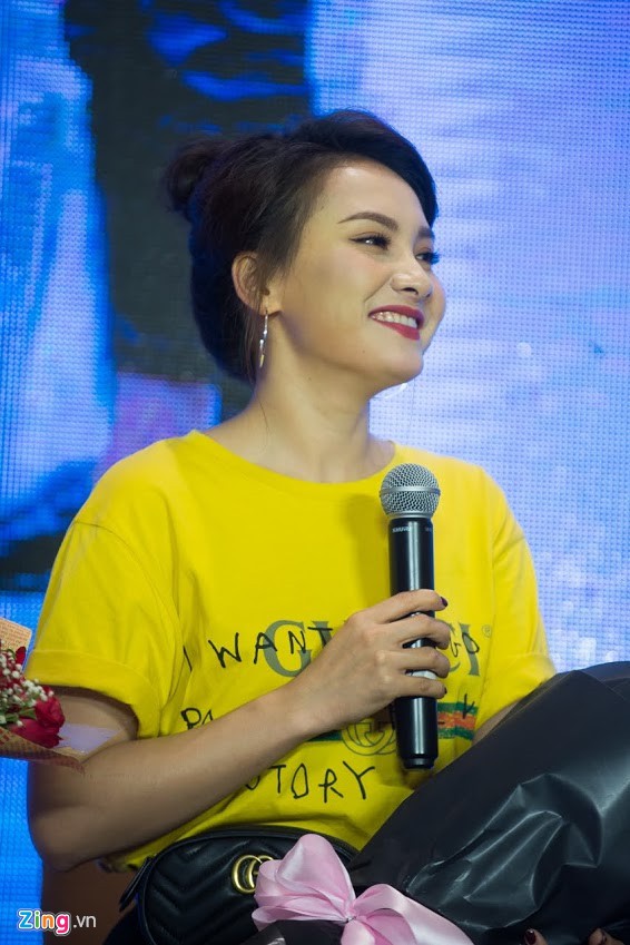 Nữ diễn viên khẳng định cô vẫn hot vì đắt show sự kiện. Ảnh: Quỳnh Trang.