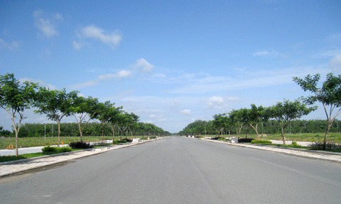 Đường Tôn Đức Thắng, đoạn qua xã Phú Hội, huyện Nhơn Trạch, nơi người dân phát hiện chị Phương giữa bóng đêm.