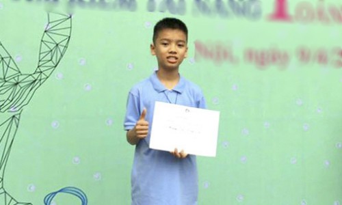 Ho&agrave;ng Tuấn Dũng l&agrave; học sinh giỏi To&aacute;n nổi tiếng ở tỉnh H&agrave; Giang. Ảnh: B&aacute;o H&agrave; Giang