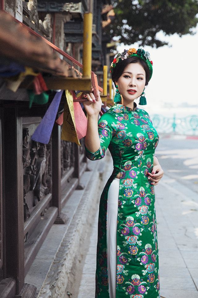 Yêu thời trang nên Kim Xuyến rất đa phong cách và cũng rất hợp mốt .