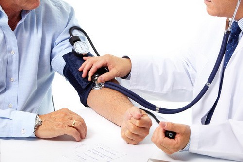Quản lý tốt các bệnh mạn tính như tăng huyết áp, đái tháo đường giúp ngừa nguy cơ hiếm muộn ở nam giới.