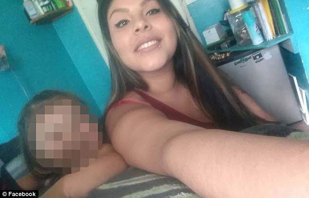 Alexandra Raven Scott và cậu con trai xấu số.