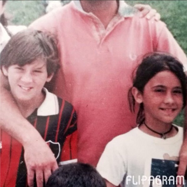 
Messi và Antonella được xem là thanh mai trúc mã. Họ có 20 năm quen biết và sống chung nhà suốt 10 năm nay.
