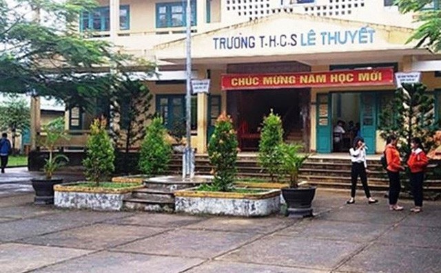 
Trường THCS Lê Thuyết - nơi xảy ra vụ hiếp dâm cô giáo - hiện có đến hai lịch trực hè cùng ban hành vào một ngày và có nhiều điểm bất thường
