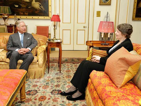Hoàng tử Charles gặp Helen Clark, cựu Thủ tướng New Zealand tại Clarence.