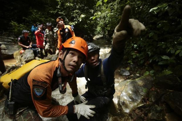Cuộc tìm kiếm các nam sinh đã kéo dài gần một tuần nhưng vẫn chưa có kết quả. Ảnh: AP.