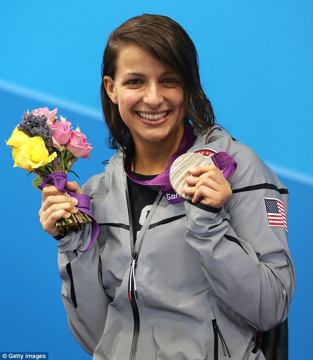 Victoria đã đại diện cho nước Mỹ thi đấu bơi lội tại cuộc thi dành cho người khuyết tật tại London Games và đã mang về 3 huy chương bạc, 1 huy chương vàng. (Ảnh: dailymail)