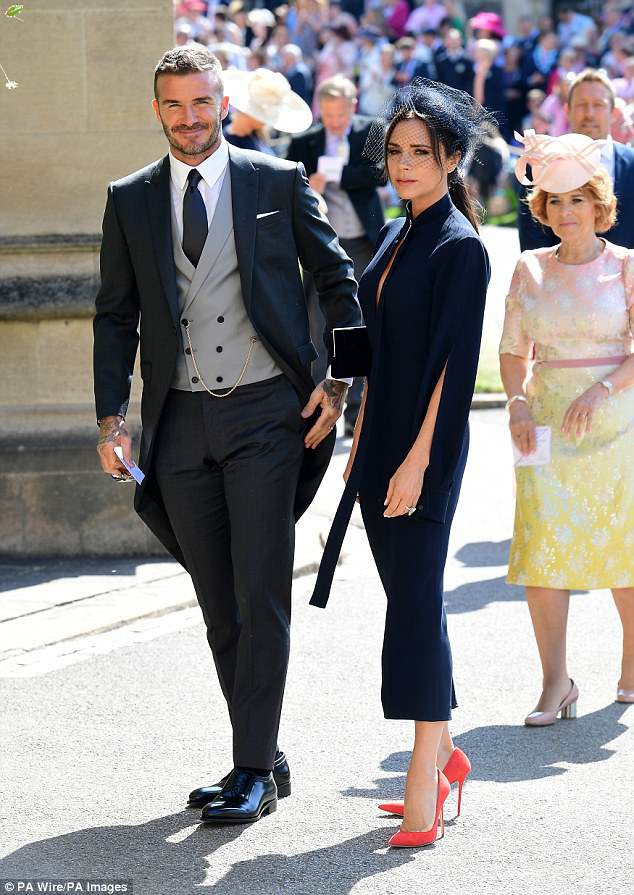 Vợ chồng Beckham tại đám cưới Hoàng tử Harry.