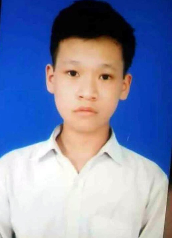 Hiện tại anh Trung đang chạy xe m&aacute;y khắp Hải Ph&ograve;ng t&igrave;m con trai.