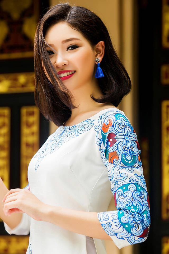 Gia đình toàn hoa hậu ở Sài Gòn: 3 cô con gái đẹp như tiên và vô cùng gợi cảm - 11