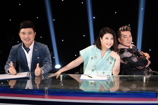 Kim Oanh cho rằng việc giám khảo nhận xét đối lập sẽ làm cho game show thú vị hơn.