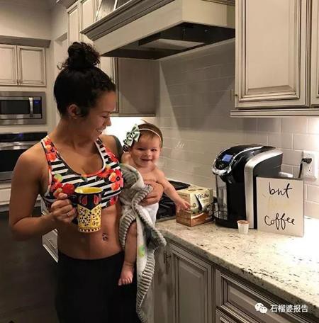 Thay v&igrave; buồn b&atilde;, ch&aacute;n nản, Sia vẫn mạnh mẽ đương đầu với l&agrave;n s&oacute;ng phản đối của cư d&acirc;n mạng