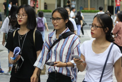 Thí sinh thi THPT quốc gia năm 2018 ở Hà Nội. Ảnh: Dương Tâm