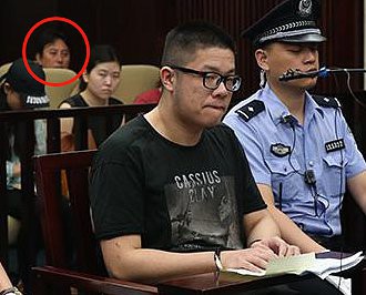Trương trong phi&ecirc;n t&ograve;a x&eacute;t xử tội lừa đảo mới đ&acirc;y -  Ảnh: Sina. 