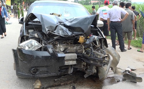 Hiện trường vụ tai nạn khiến 2 vợ chồng tử vong