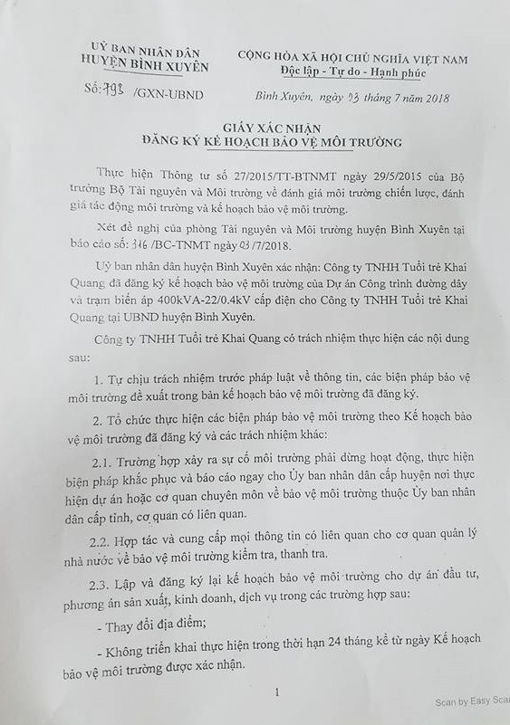 
Hai văn bản vừa đá bóng, vừa thổi còi của huyện Bình Xuyên do Phó chủ tịch UBND ký.
