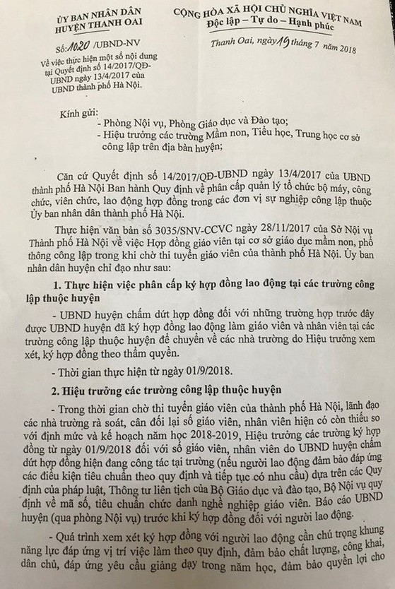 
Văn bản của UBND huyện Thanh Oai nêu rõ việc sẽ chấm dứt hợp đồng với giáo viên hợp đồng từ 1/9/2018.
