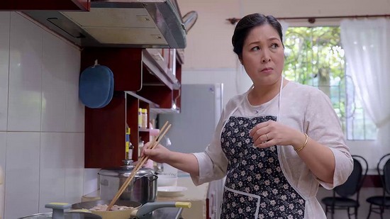 NSND Hồng Vân trong vai bà Mai phim Gạo nếp gạo tẻ.