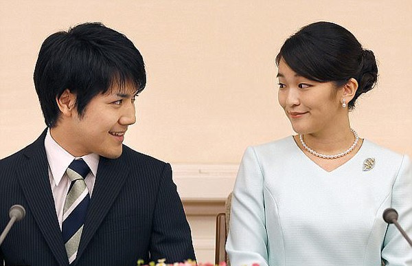 C&ocirc;ng ch&uacute;a Mako sẽ cưới bạn đại học Komuro v&agrave;o năm 2020. Ảnh: AFP.