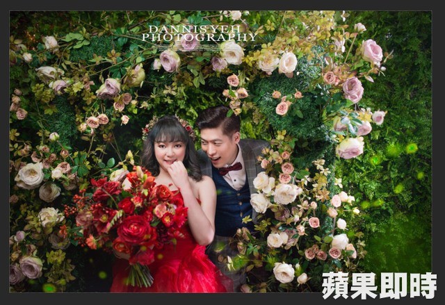 Tạ Y Kỳ kh&ocirc;ng ngại ngần tiết lộ về chuyện chăn gối của hai người. C&ocirc; chia sẻ cả hai l&agrave;m chuyện ấy mỗi ng&agrave;y, thời gian gần đ&acirc;y v&igrave; qu&aacute; bận rộn n&ecirc;n giảm tần suất c&ograve;n 1 tuần 1 lần. C&ocirc; cũng cho biết th&ecirc;m, đợi khi cả 2 hết bận sẽ nỗ lực v&agrave; cố gắng c&oacute; em b&eacute;