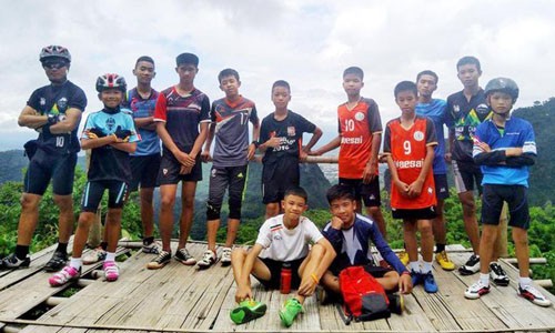 Đội bóng nhí Thái Lan trong một chuyến thám hiểm trước đó. Ảnh: Bangkok Post.