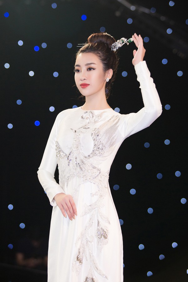 
Nhan sắc của Hoa hậu Mỹ Linh ngày càng xinh đẹp.
