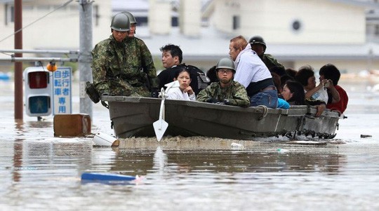 Khoảng h&agrave;ng chục người vẫn c&ograve;n mất t&iacute;ch. Ảnh: AAP
