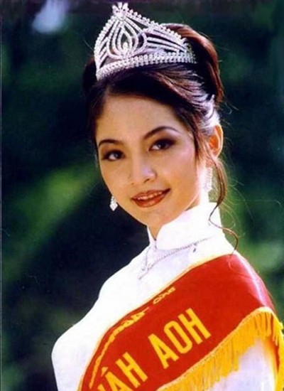 Thiên Nga đăng quang Hoa hậu Việt Nam 1996.