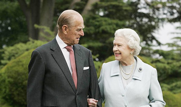 Hoàng thân Philip gọi vợ - Nữ hoàng Anh - là Cải bắp. Ảnh: UK Press.