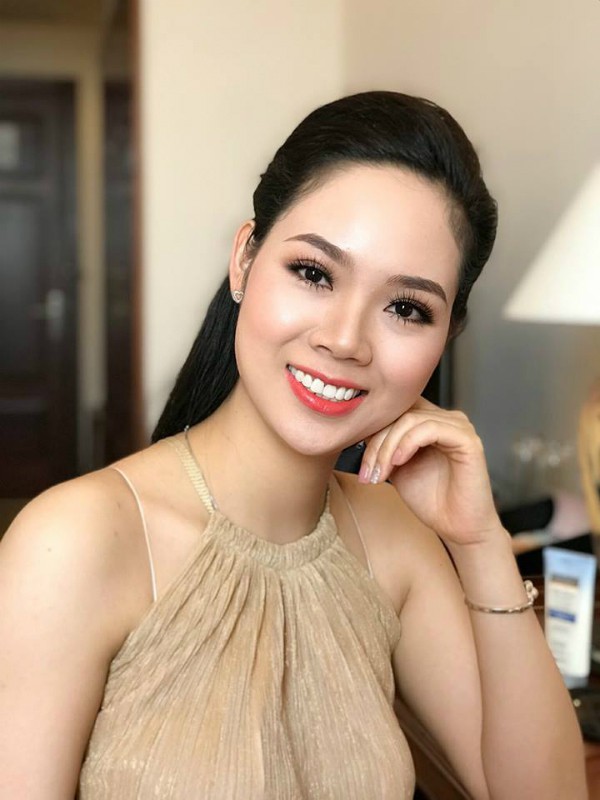 Mai Phương trong buổi hậu trường chụp ảnh kỷ niệm 30 năm tổ chức Hoa hậu Việt Nam.