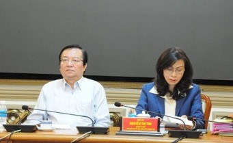 Bà Nguyễn Thị Thu, Phó chủ tịch UBND TP.HCM và ông Lê Hồng Sơn, Giám đốc Sở GD&ĐT chủ trì hội nghị tại đầu cầu TP.HCM.