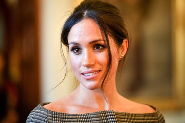 
Từ khi bước chân vào hoàng gia Anh, Meghan Markle cảm thấy vô cùng mệt mỏi vì bố đẻ.
