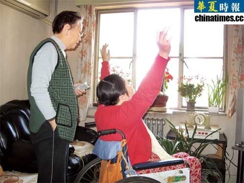 Sinh vi&ecirc;n t&agrave;i giỏi bỗng h&oacute;a đứa trẻ 6 tuổi bại liệt, m&ugrave; l&ograve;a: Vụ đầu độc b&iacute; ẩn hơn 2 thập kỷ chưa t&igrave;m được kẻ thủ &aacute;c - Ảnh 10.