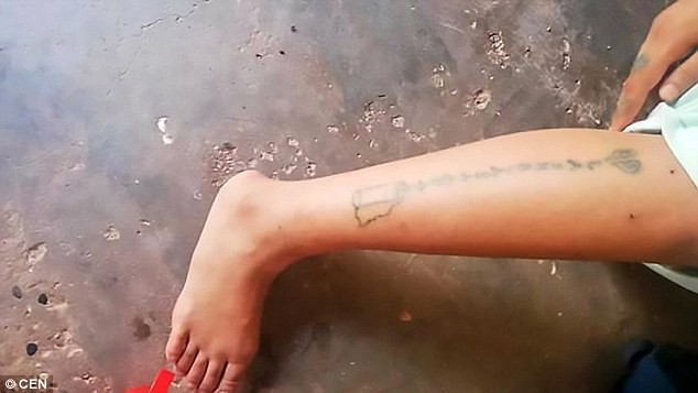 Vụ án chỉ được báo cho cảnh sát sau khi nạn nhân được băng đảng thả ra.