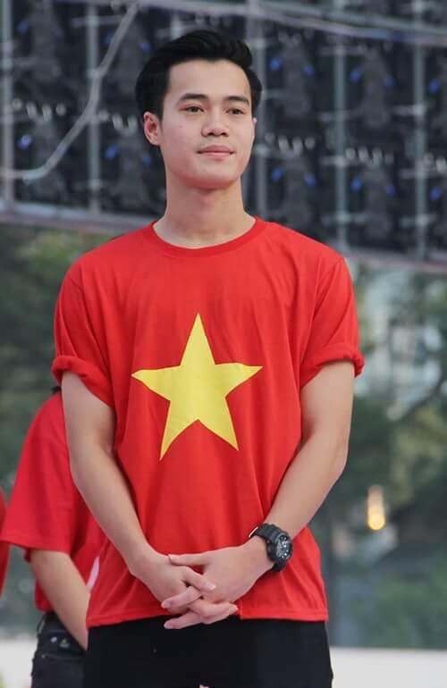 
Văn Toàn từng đại diện cho Việt Nam thi đấu ở các cấp độ U19 và U23. Anh ra mắt đội tuyển quốc gia ngay trong lần đầu tập trung vào ngày 24 tháng 3 năm 2016 trong trận gặp Trung Hoa Đài Bắc thuộc khuôn khổ vòng loại World Cup 2018. Anh đóng góp công lớn vào chiến thắng 4–1 của đội tuyển Việt Nam với hai bàn thắng trong hiệp một.
