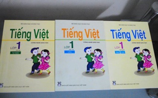 
Sách giáo khoa Tiếng Việt lớp 1 Công nghệ giáo dục với khá nhiều cuốn khác nhau. Ảnh: TL
