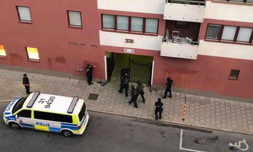 Hiện trường Eric Torell bị cảnh s&aacute;t bắn chết ở Stockholm, Thụy Điển s&aacute;ng 2/8. Ảnh: Expressen.