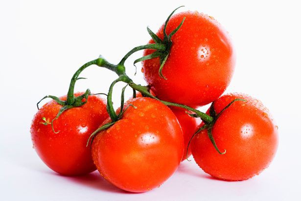 Tại sao nên ăn cà chua và ăn bao nhiêu là đủ để tránh mang bệnh? Đây là câu trả lời không phải ai cũng biết  - Ảnh 1.