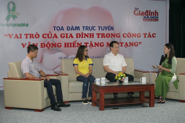 
Các vị khách mời tham gia Toạ đàm trực tuyến.
