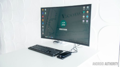 
Samsung Dex Pad biến điện thoại thông minh thành một PC di động.
