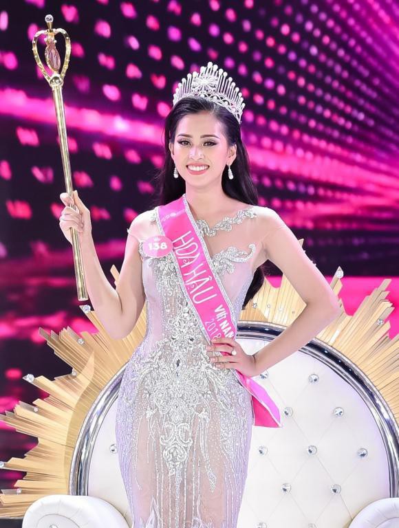 Trần Tiểu Vy đăng quang Hoa hậu Việt Nam 2018.     Ảnh: BTC