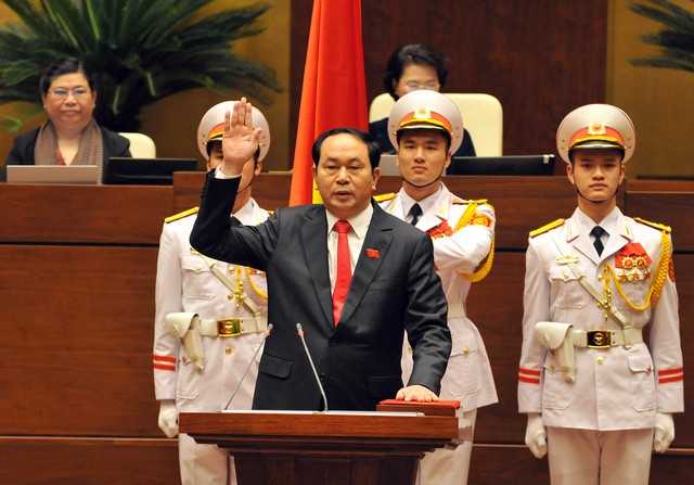 Tháng 4/2016, ông được Quốc hội phê chuẩn bầu làm Chủ tịch nước Cộng hòa xã hội chủ nghĩa Việt Nam. Chủ tịch nước Trần Đại Quang tuyên thệ nhậm chức trước Quốc hội. Ảnh: Dân trí