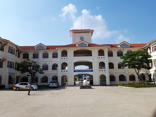 Trường THPT Kim Sơn B nơi Chủ tịch tước Trần Đại Quang từng theo học. Ảnh: Q.A
