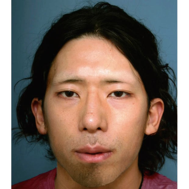Gương mặt của tên Tatsuya sau 2 năm đã có quá nhiều thay đổi.