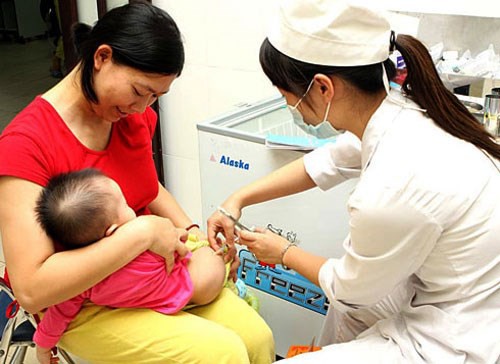
Tiêm vaccine cho trẻ em là biện pháp hữu hiệu phòng chống các dịch bệnh. Ảnh: TL
