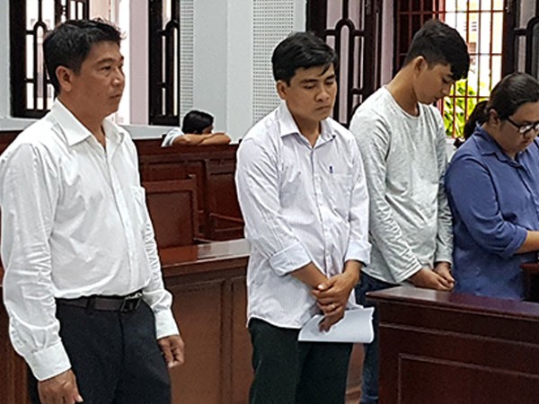 Các bị cáo tại tòa. Ảnh: Phúc Hưng.