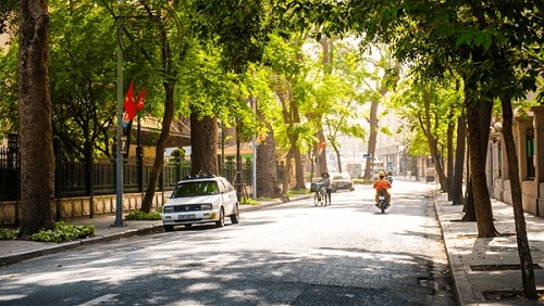 Hà Nội hửng nắng ngày đầu năm mới