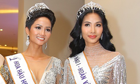 Hoa hậu Hhen Niê và Á hậu 1 Hoàng Thùy của cuộc thi Hoa hậu Hoàn vũ Việt Nam 2017