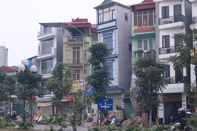 Một số ngôi nhà siêu méo tại đường Trần Khát Chân (quận Hai Bà Trưng).