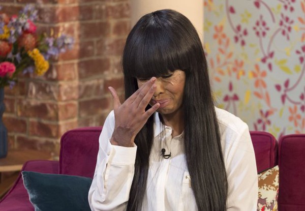 Naomi không cầm được nước mắt khi kể lại vụ tấn công năm 2012. Ảnh: Rex